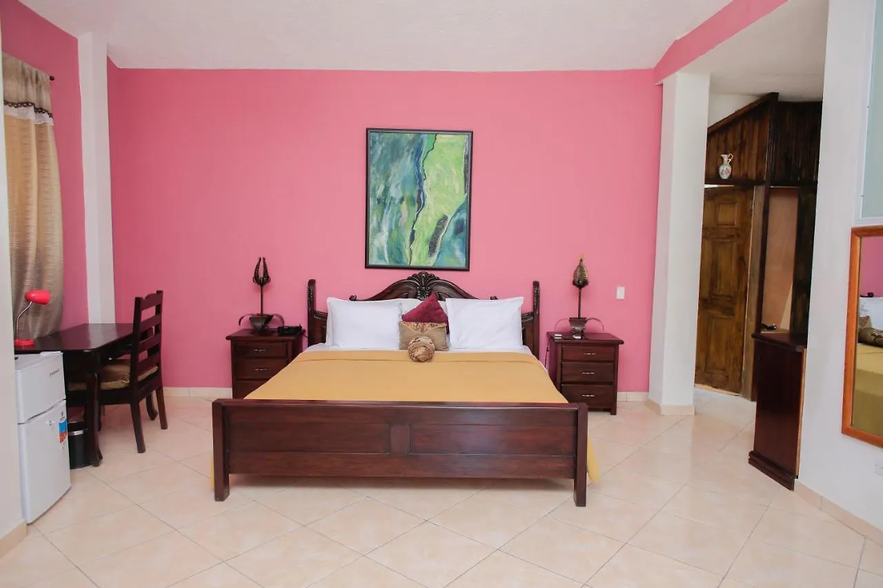 La Canovienne Hotel Petionville 0*,
