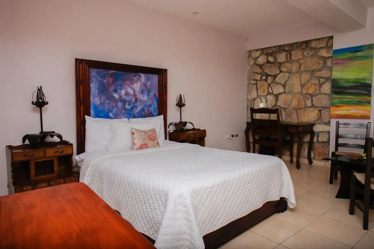 La Canovienne Hotel Petionville