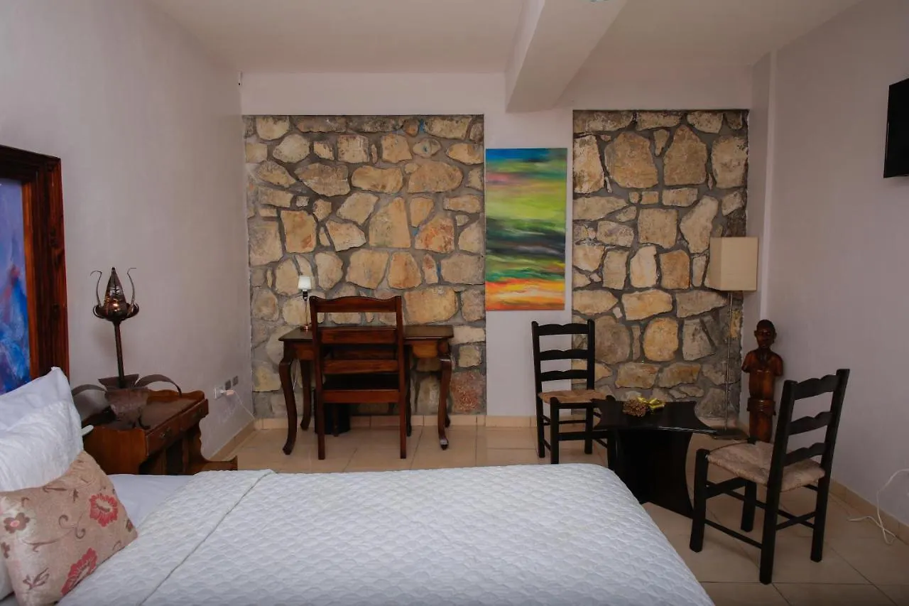 La Canovienne Hotel Petionville