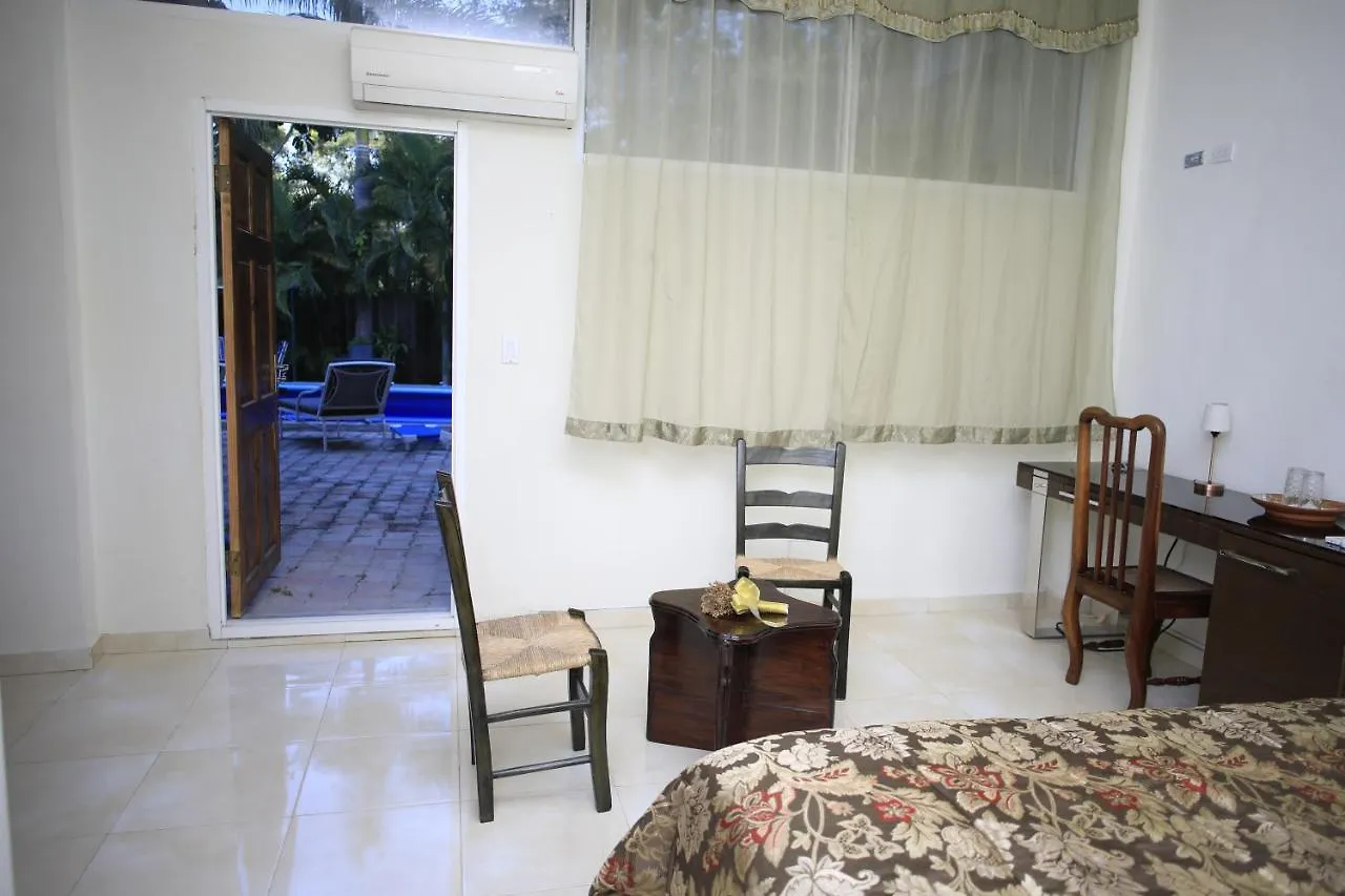 La Canovienne Hotel Petionville