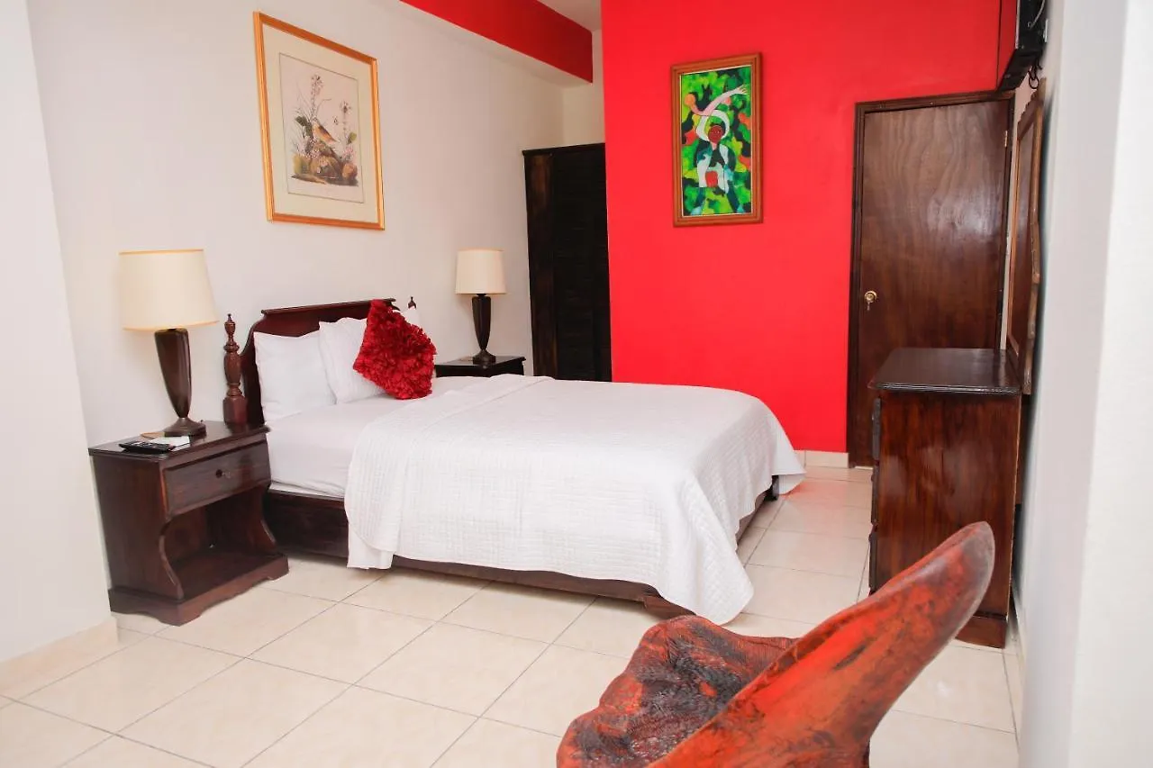 La Canovienne Hotel Petionville