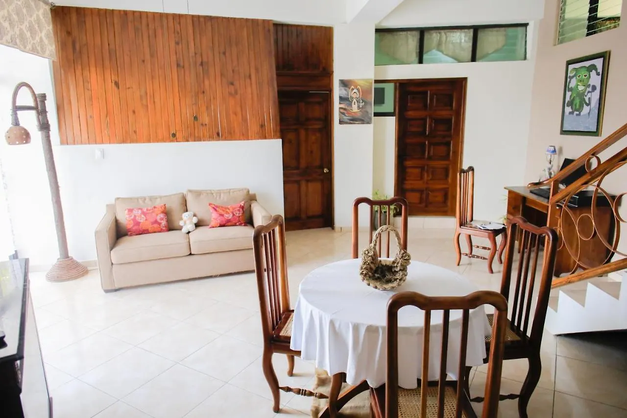 La Canovienne Hotel Petionville