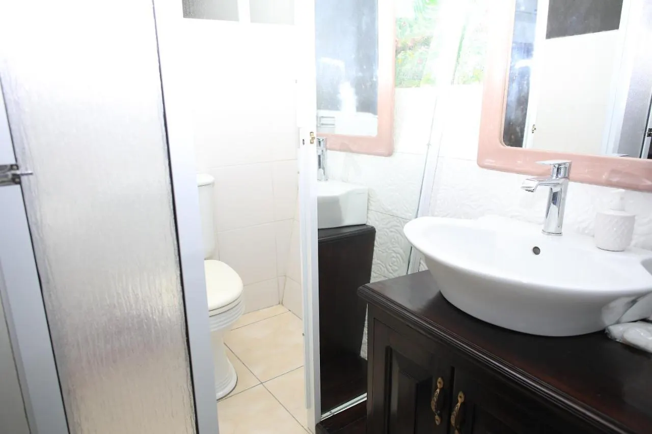 La Canovienne Hotel Petionville